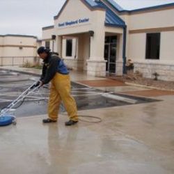 coommercial power washing thumb